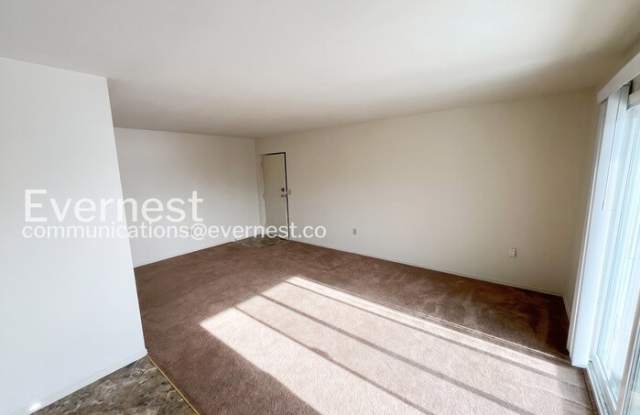 12810 North Cresap Street Gallery 4