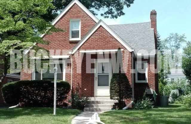 3 Bed Home -Ottawa Neighborhood photos photos