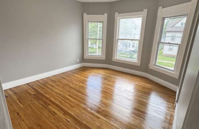 207 McLennan Avenue - 2 Gallery 2