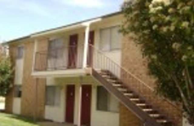 2/1 Fourplex Unit for Lease in Northgate, Easy Bike Ride to Campus! photos photos
