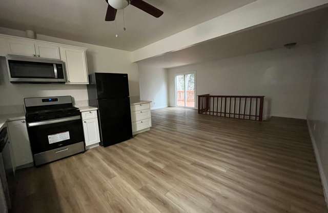 3205-3207 42nd St. photos photos 3205-3207 42nd St. photos photos