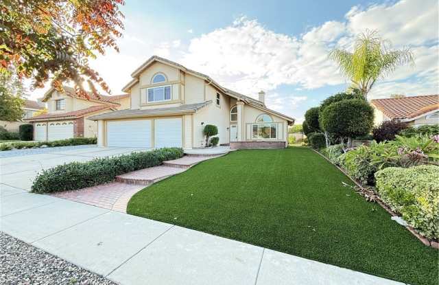 2450 Via Pacifica - 2450 Vía Pacifica, Corona, CA 92882