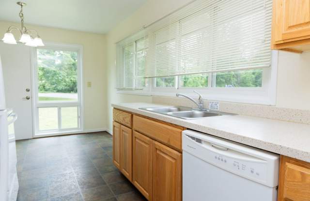 Townhouses Available Near UVA photos photos