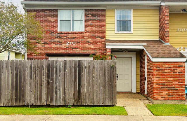 Rental Available: 101 Wilbourn #210 Lafayette, LA 70506 photos photos