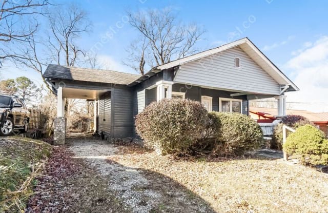 1056 Green St - 1056 Green Street, Tarrant, AL 35217