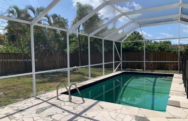 1680 NW 1st Ter photos photos