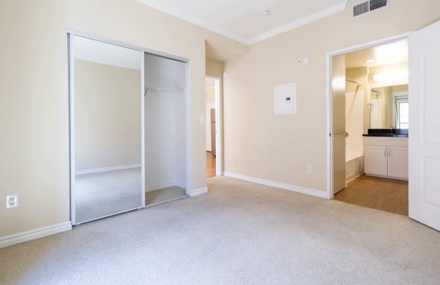 425 Broadway Apartments Gallery 3