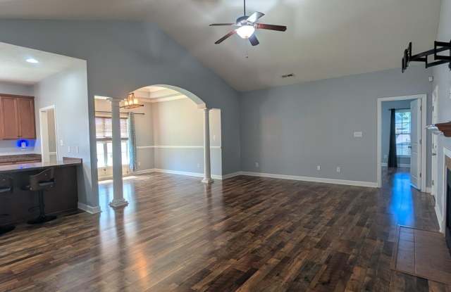 305 Weatherford Drive Gallery 4