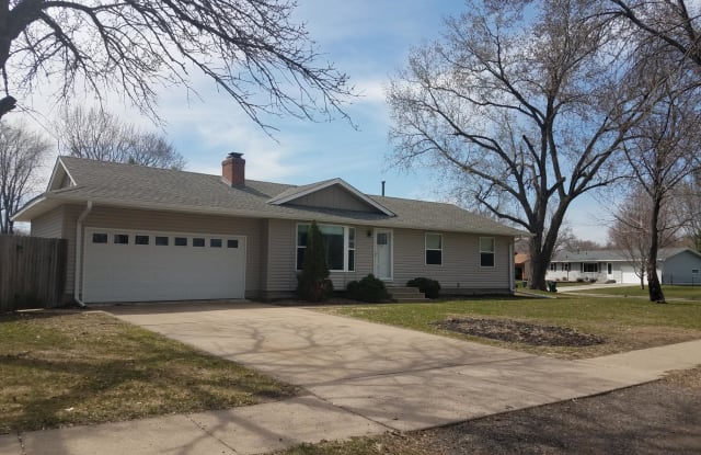 11772 Jefferson St NE - 11772 Jefferson Street Northeast, Blaine, MN 55434