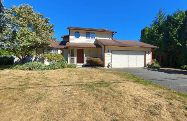 Spacious and move in ready 3 bed 2.5 bath home w/ huge fully fenced backyard photos photos