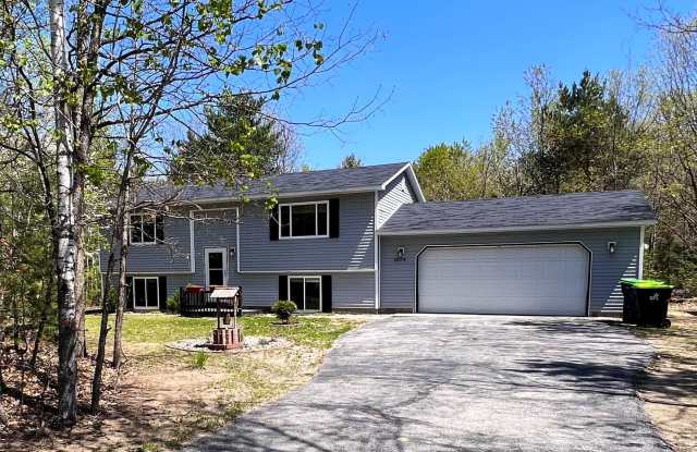 Bright, Spacious, and Surrounded by Nature photos photos
