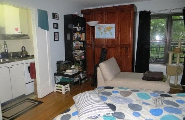 295 YORK ST - 295 York St, Jersey City, NJ 07302