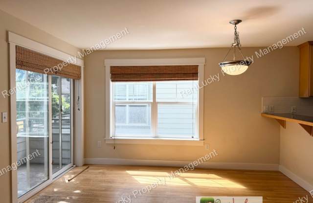 TERRIFIC Ballard Townhome! 3 Bed, 3.5 Bath w/ Natural Light and Radiant Heat! Leasing Special ~ Gallery 3