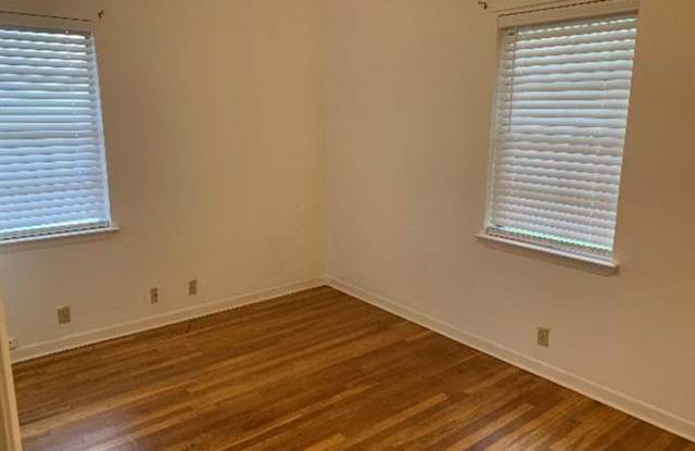 336 Parkwood Place Gallery 4