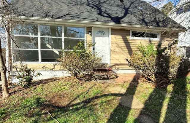 Great 4BR, 1 1/2BA Single Family Home in Penn Hills photos photos