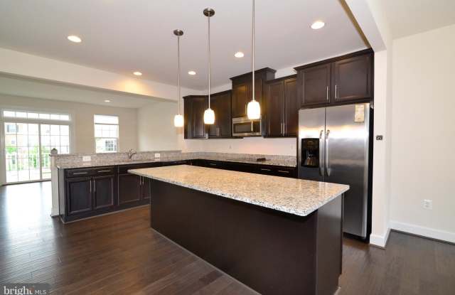 10684 VIEWMONT LANE Gallery 3