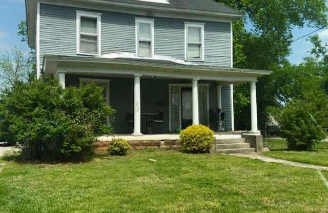 4 BEDROOM 2 1/2 BATH NEAR WKU CAMPUS photos photos