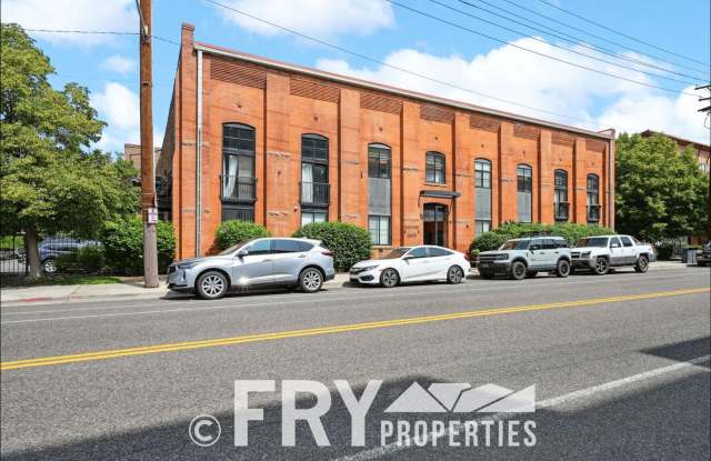 Spacious 1 bedroom Main Floor Condo in RiNo photos photos