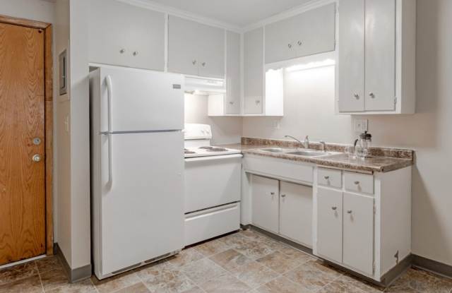 1  Bedrooms Walking distance to McCarrons Lake! - Roseville photos photos