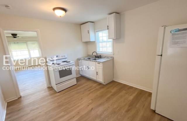1749 Cleburn Avenue Gallery 4