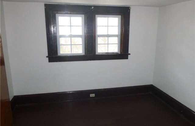 321 Lease St Gallery 2