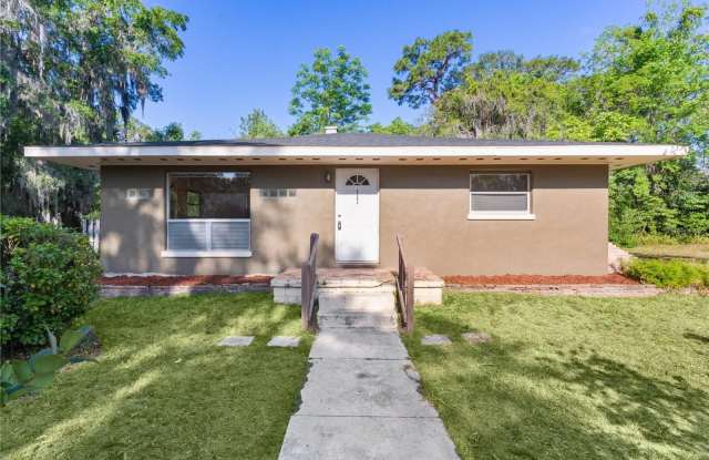 506 NE 10TH AVENUE - 506 Northeast 10th Avenue, Ocala, FL 34470