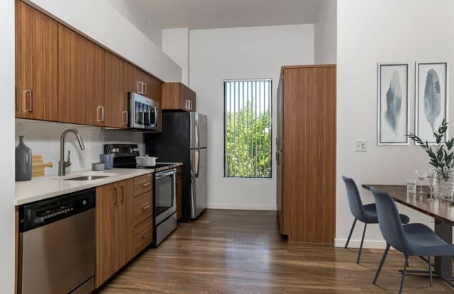 Summit at Wash Park Apartments Gallery 2