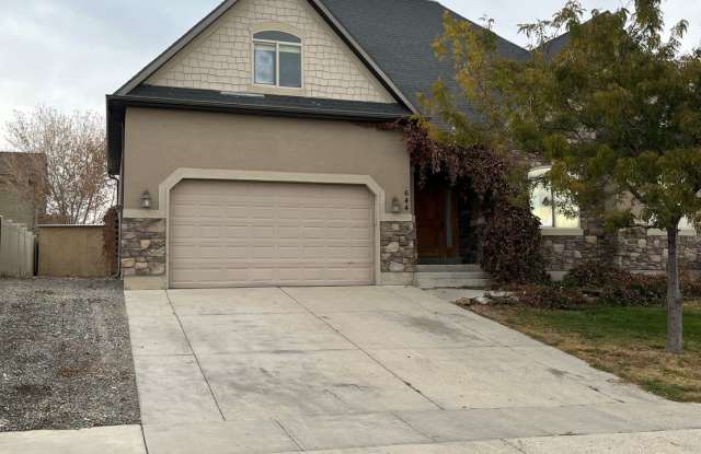 1/2 Off 1st Months Rent!! 5 Bedrooms, 3 Bathroom Saratoga Springs!! photos photos