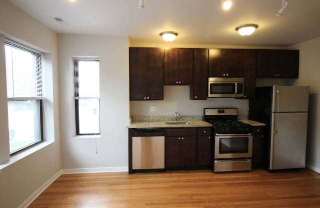 2438 W North Shore Ave photos photos