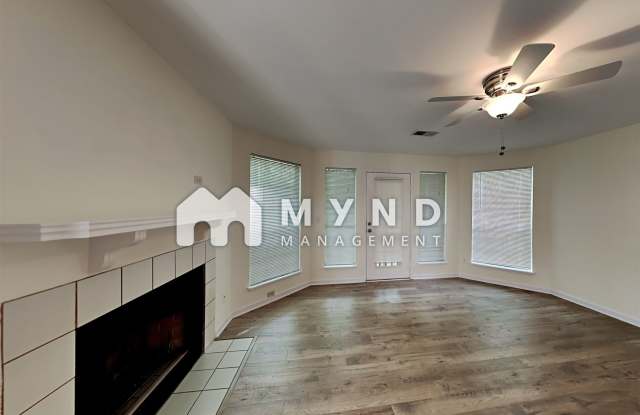 916 Wentworth Ct Gallery 2
