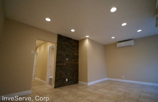 935 E 88TH PLACE Gallery 3
