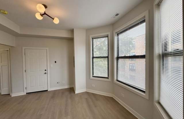 2060 North Racine Gallery 4