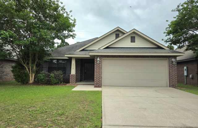 Spacious 4-Bedroom, 2 Bath Home photos photos