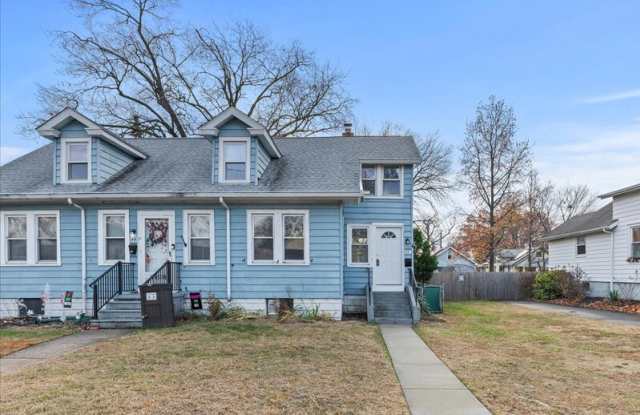 49 1/2 Hess Avenue photos photos