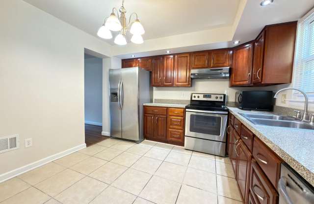 9322 FITZHARDING Lane Gallery 3