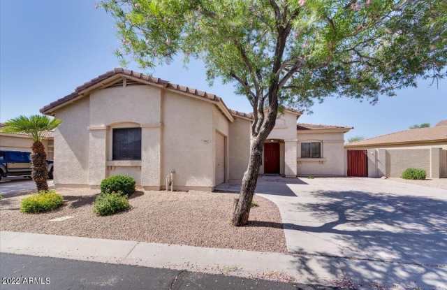 902 E MADELINE Drive Gallery 2