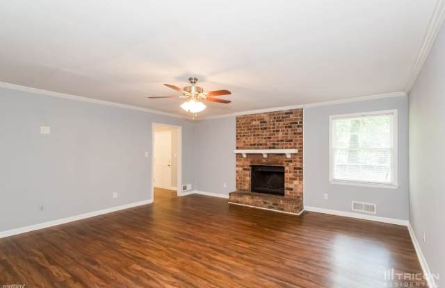 1077 Viking Drive Gallery 2