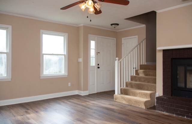 Half off first month rent move in special! photos photos