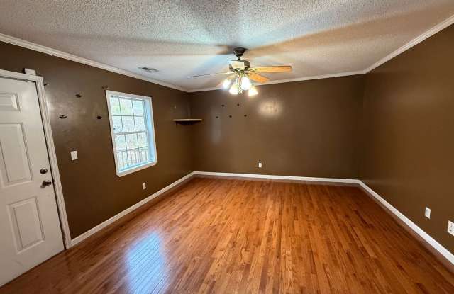 Guntersville, AL Home for Rent with Lake Views! Gallery 3
