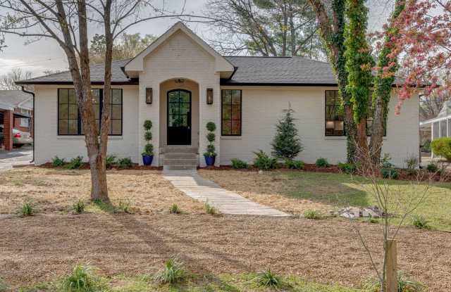 4 Bedroom Single Level Luxury Home - 3617 Rainbow Place, Oak Hill, TN 37204