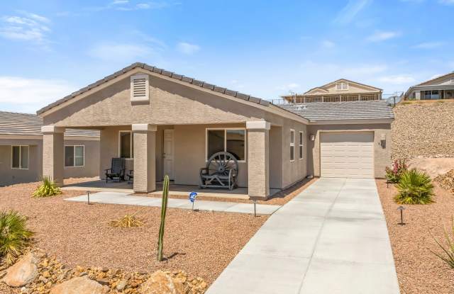 Charming 2-Bed, 2-Bath Home in Fox Creek SHORT OR LONG TERM AVAILABLE - 2631 Bear Mountain Loop, Bullhead City, AZ 86442