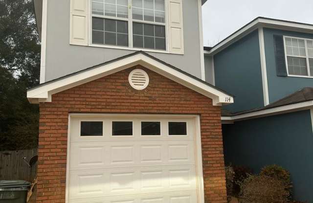 Dunwoody Subdivision - End Unit! EXTRA PARKING! - 114 South Spring View Drive, Enterprise, AL 36330