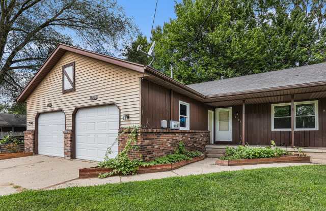 5786 Madison Ave SE photos photos
