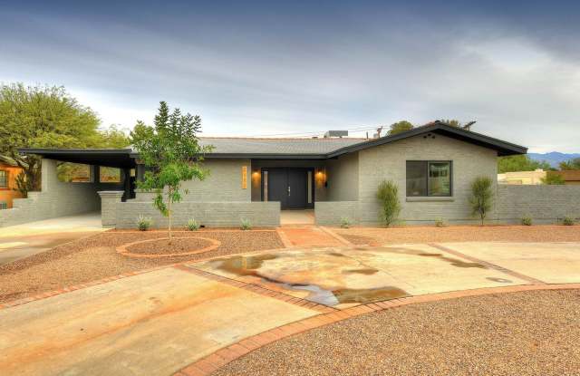 Pre Lease August 2027! Gorgeous Total Remodel in Central Tucson, A/C, Pool, 5 minutes from UofA, New Appliances Gallery 1