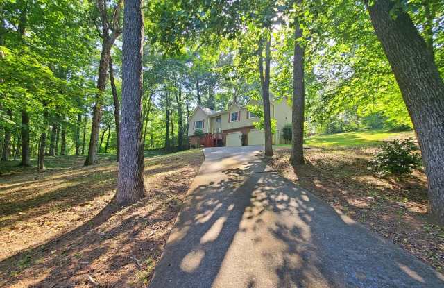 Gorgeous 4 bedroom home in Sprayberry School District Gallery 2