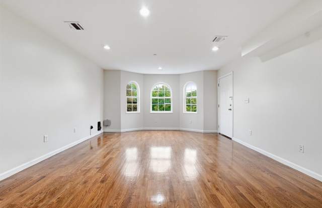 467 PALISADE AVE Gallery 4