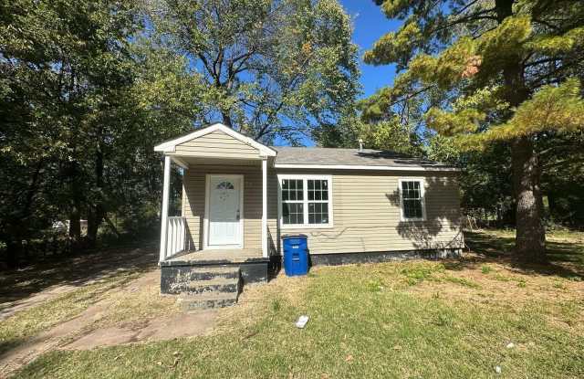 Cozy home in North Tulsa on a quiet street. Vouchers Accepted. photos photos