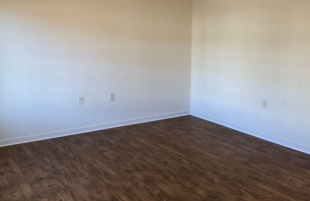 3 Bedroom, 2.5 Bath Two Level Townhouse Gallery 4