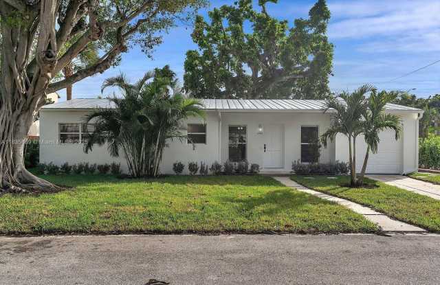 1751 N 12th Ct N photos photos