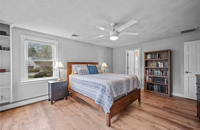 156 Pine Tree Circle Gallery 4
